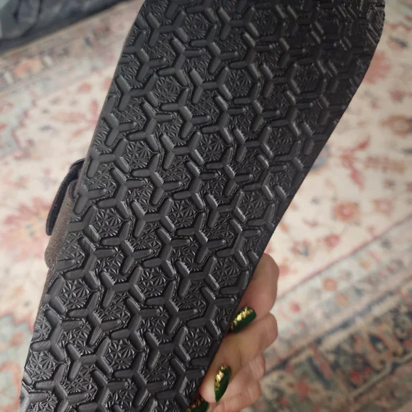 Clogs - Picture 3 of 5